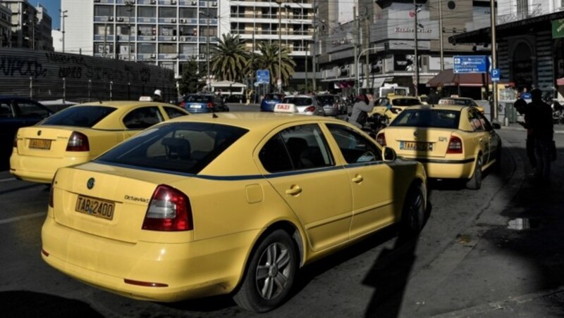 Taxifahrer machten in Athen ein gutes Geschäft dank des Streiks. (Bild: AFP)