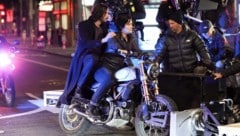 Keanu Reeves und Carrie-Anne Moss bei den Dreharbeiten zu „The Matrix 4“ in San Francisco. (Bild: www.PPS.at)