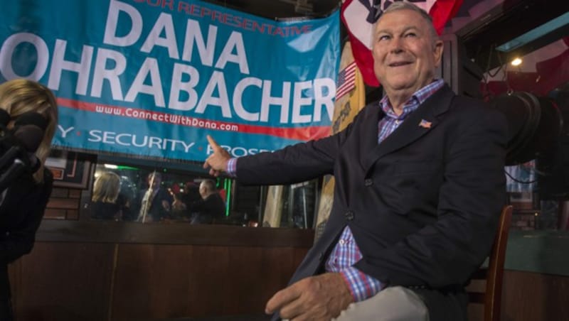 Dana Rohrabacher soll Trumps Angebot an Assange überbracht haben. (Bild: APA/AFP/GETTY IMAGES/DAVID MCNEW)