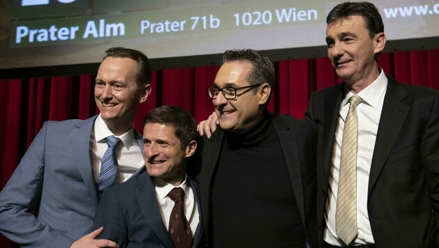 Ex-FPÖ-Chef Heinz-Christian Strache und die Gründer der Partei Die Allianz für Österreich (DAÖ) (Bild: EPA/Daniel Novotny)