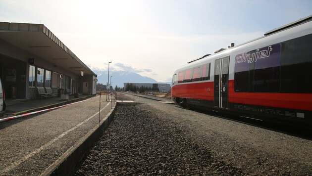 Der Bahnhof in Eis bei Ruden soll am 7. Mai diesen Jahres für immer geschlossen werden. (Bild: Hronek Eveline)
