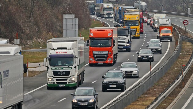 Laut ihrem eigenen Weißbuch will die EU den Transitverkehr mittelfristig um 50 Prozent reduzieren. (Bild: Christof Birbaumer)