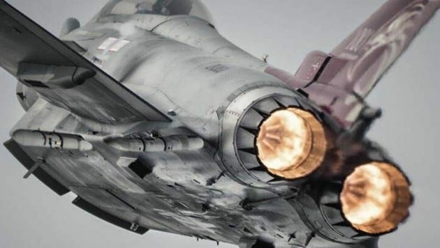 Zwei starke Eurojet-Triebwerke mit Nachbrenner machen den Eurofighter schnell - aber auch teuer im Betrieb. (Bild: Airbus)