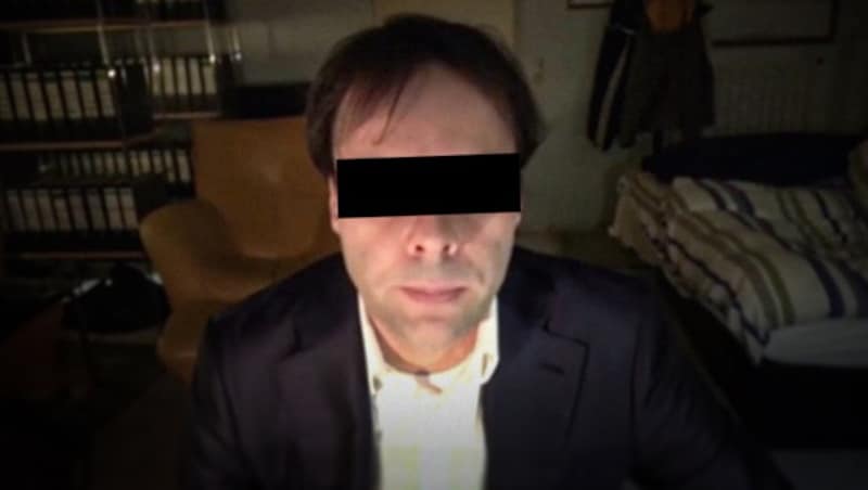 Tobias R. hatte am 19. Februar in Hanau neun Menschen mit ausländischen Wurzeln erschossen. (Bild: youtube.com, krone.at-Grafik)