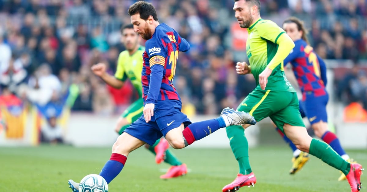 Spanische Liga Vier Messi Tore Bei Barcas 5 0 Sieg Gegen Eibar Krone At