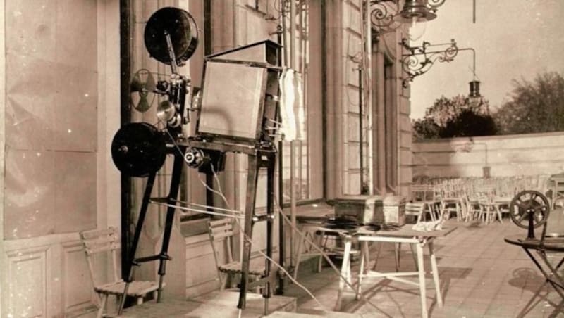 So sahen die Projektoren der ersten elektrischen Kinos aus. (Bild: TAÖ/AAvK)