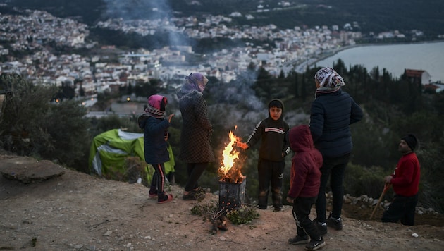 In den Flüchtlingslagern auf den griechischen Inseln Samos und Lesbos spitzt sich die ohnehin schon angespannte Lage immer mehr zu. (Bild: AFP)