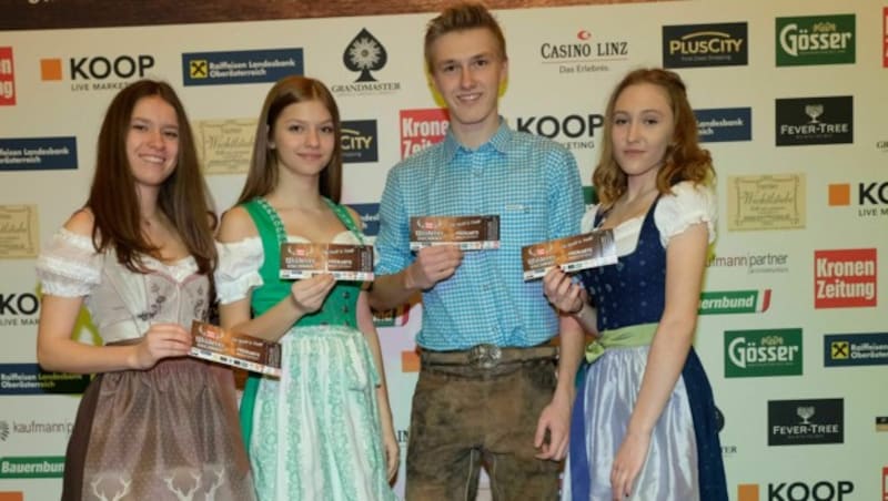 Sarah Ellinger, Viviana Dorninger, Julian Resch und Juliana Bachinger aus Ried in der Riedmark (Bild: Horst Einöder/Flashpictures)