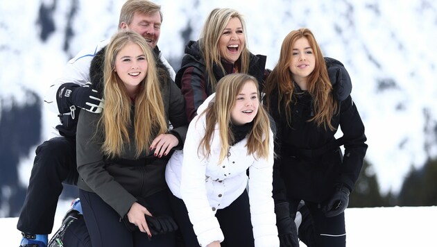 Seit vielen Jahren machen Willem-Alexander und Maxima mit ihrer Familie schon Urlaub in Lech. (Bild: APA/AP Photo/Matthias Schrader)