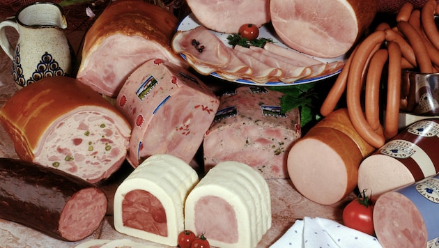 Laut neuer „Primärzutatenverordnung“ der EU, die ab April in Kraft ist, muss deklariert werden, wenn etwa deutsches Fleisch zu Wurst in Österreich verarbeitet wird. (Bild: AMA)