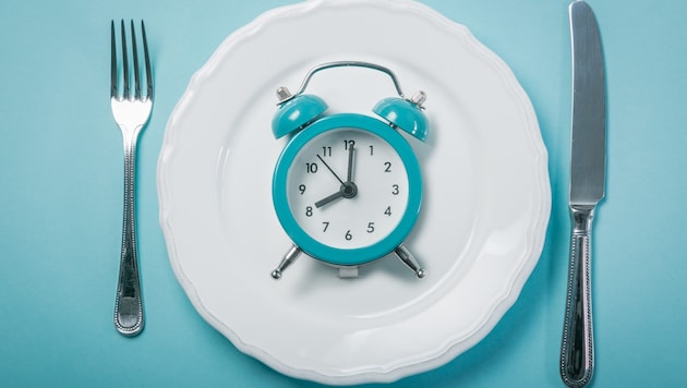 Intermittent fasting - eating by the clock. (Bild: anaumenko/stock.adobe.com)