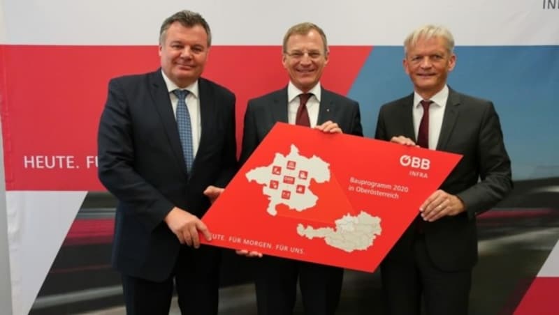 ÖBB-Infrastruktur-Vorstand Franz Bauer (re.) mit LH Thomas Stelzer, ÖVP, und Landesrat Günther Steinkellner, FPÖ. (Bild: ÖBB Karl Leitner)
