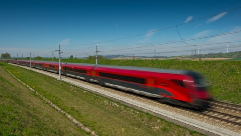 Railjet, Westbahnstecke (Bild: Hanno Thurnher)