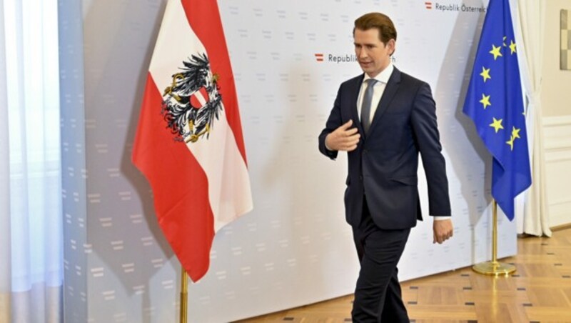 „Wir rechnen mit weiter steigenden Zahlen“, sagte Kurz bei einem Pressebriefing am Donnerstagabend in Wien. (Bild: APA/HERBERT NEUBAUER)