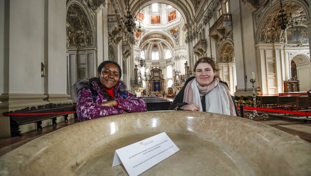 Nur Mouyinati und Xenia aus Bayern gaben dem Dom für das fehlende Weihwasser keinen Segen. (Bild: Tschepp Markus)