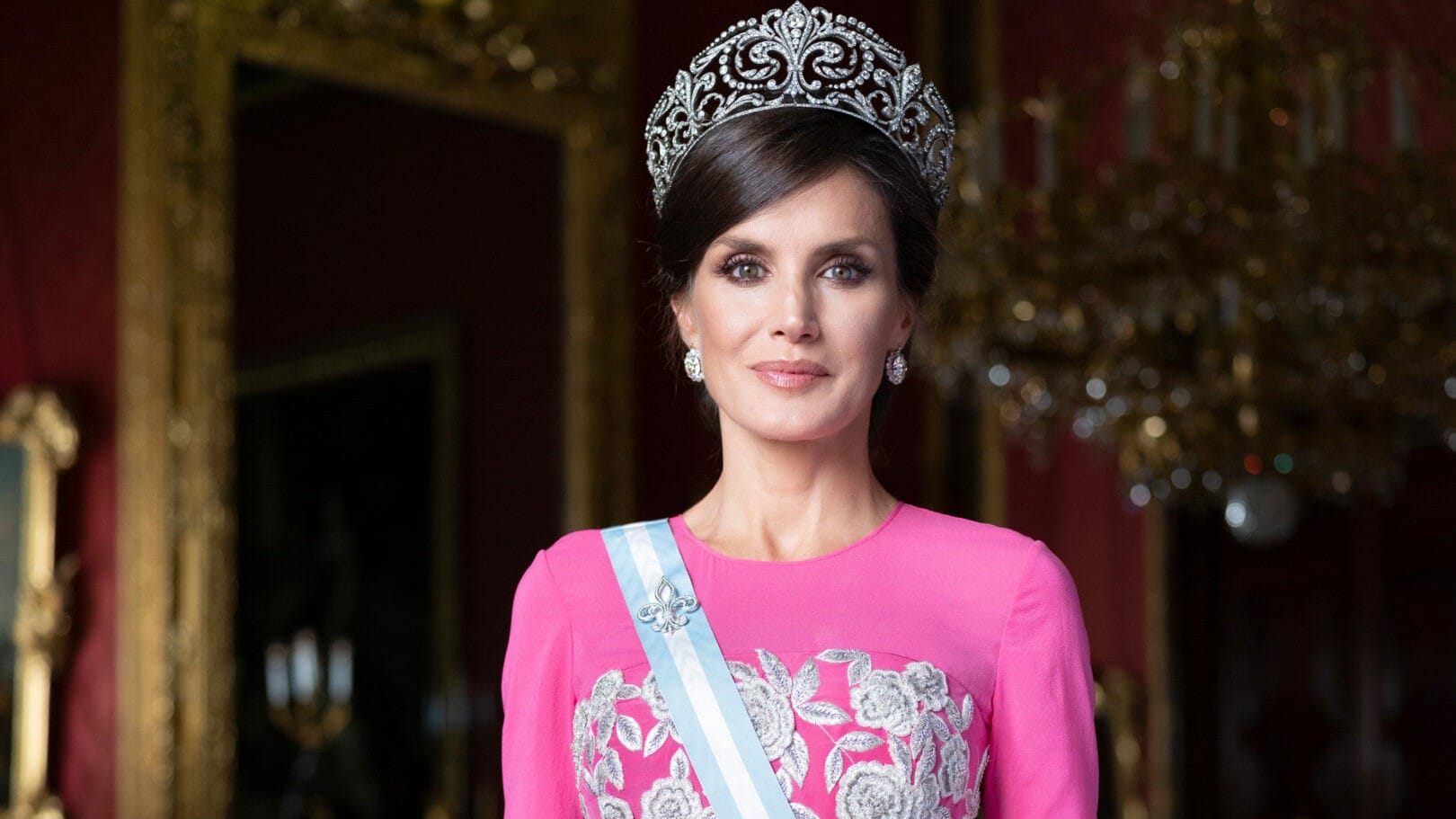 Zu Gast In Wien Konigin Letizia Ist Eine Echte Style Queen Krone At