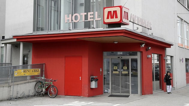 In diesem Hotel wohnte der Frankfurter zunächst. Neun Mitarbeiter befinden sich in Quarantäne. (Bild: Tröster Andreas)