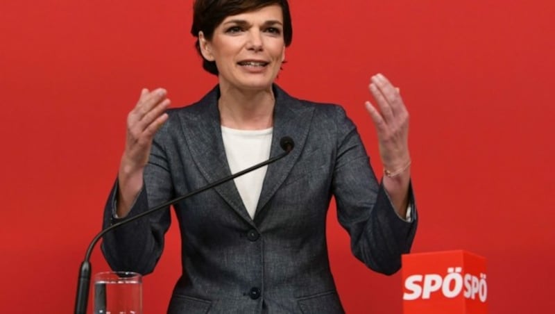 SPÖ-Chefin Pamela Rendi-Wagner will es wissen. (Bild: APA/Helmut Fohringer)