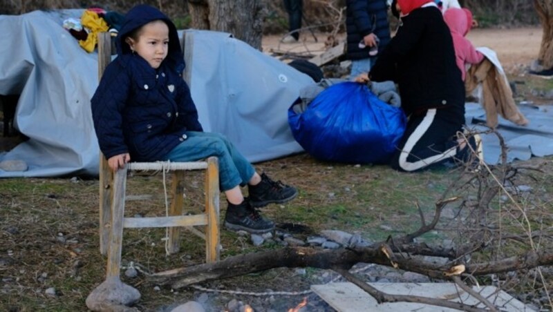 Migranten auf Lesbos (Bild: The Associated Press)