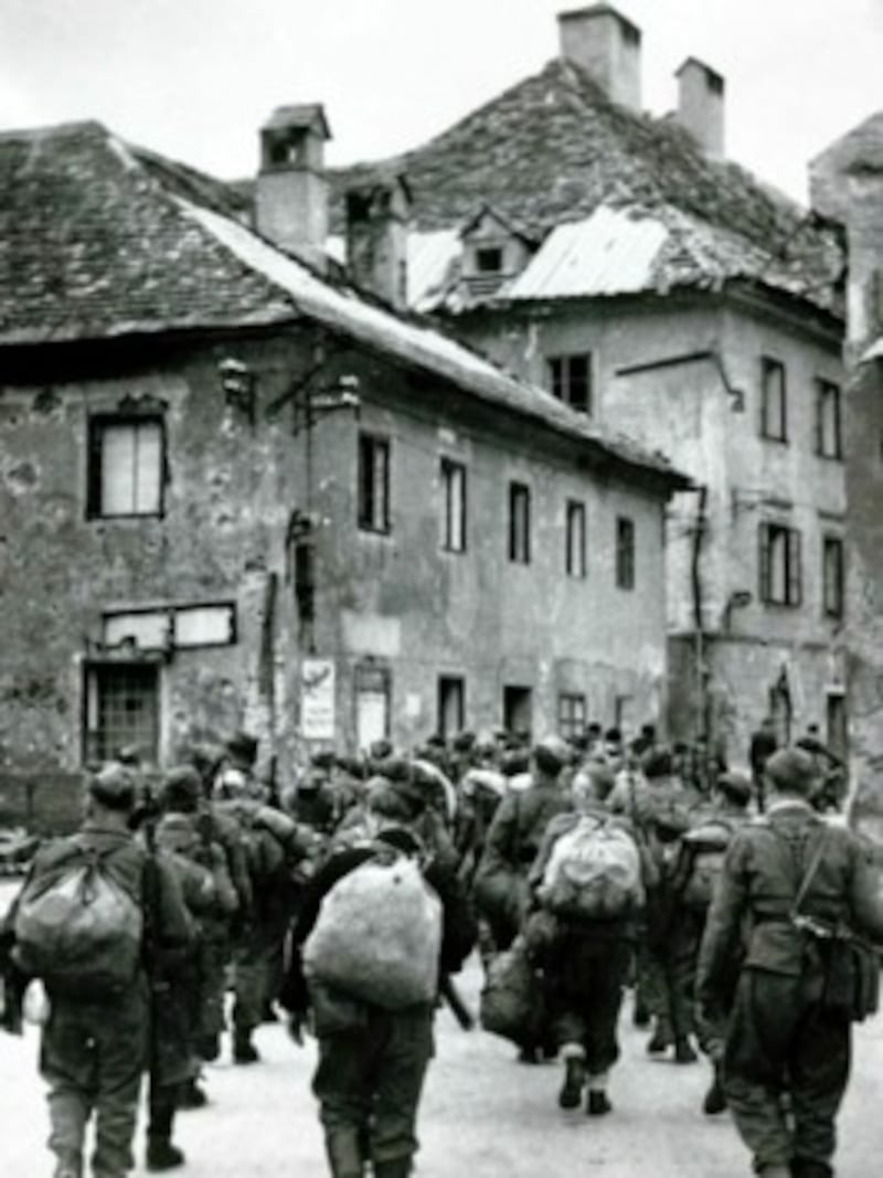 Der Krieg ist vorbei, die Nazis sind geschlagen - Ende Mai verlassen auch die Tito-Partisanen die Landeshauptstadt. (Bild: AAvK)