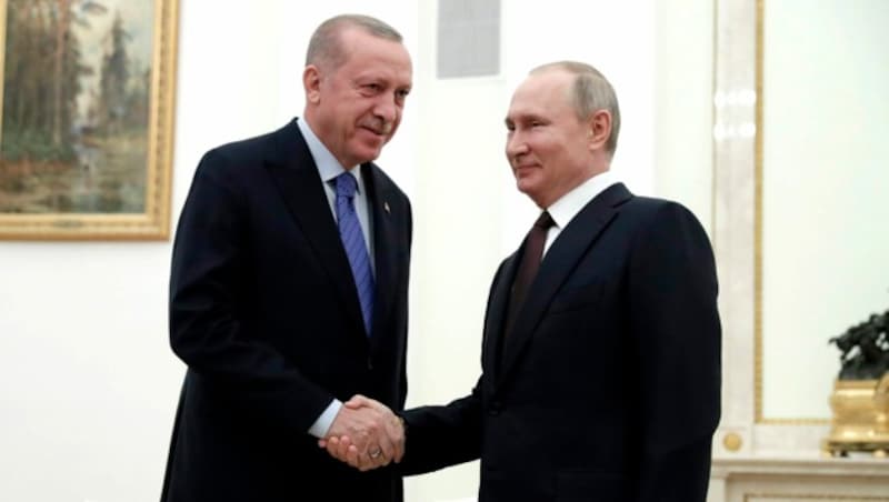 Recep Tayyip Erdogan traf mit Wladimir Putin zusammen. (Bild: AP)