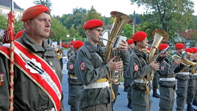 Auch die Wiener Gardemusik ist am 19. Juni im Stadion dabei: Sieben Militär-Formationen werden dort aufspielen. (Bild: Kronen Zeitung)