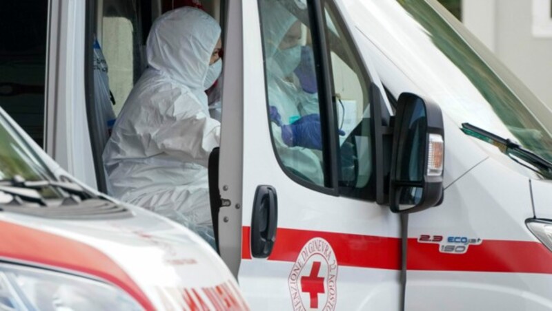 Das Rote Kreuz in Rom übt für den Ernstfall. (Bild: AP)