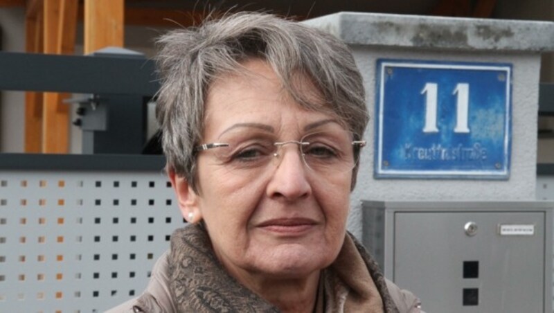 Dagmar Fenz (61): „Ich versuche mich zu schützen, indem ich niemanden mehr umarme oder Bussis gebe. Auch Händeschütteln vermeide ich.“ (Bild: Schiel Andreas)