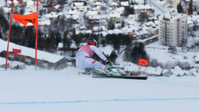 Magdalena Egger raste im März 2020 bei der Junioren-WM in Narvik zu Abfahrtsgold. Den Siegerski von damals packte sie nun erneut aus - mit Erfolg. (Bild: Jonas Parkstam)