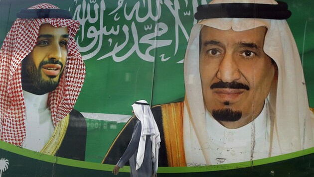 Der saudische König Salman (rechts im Bild) und sein Kronprinz, Mohammed bin Salman (Bild: AP)