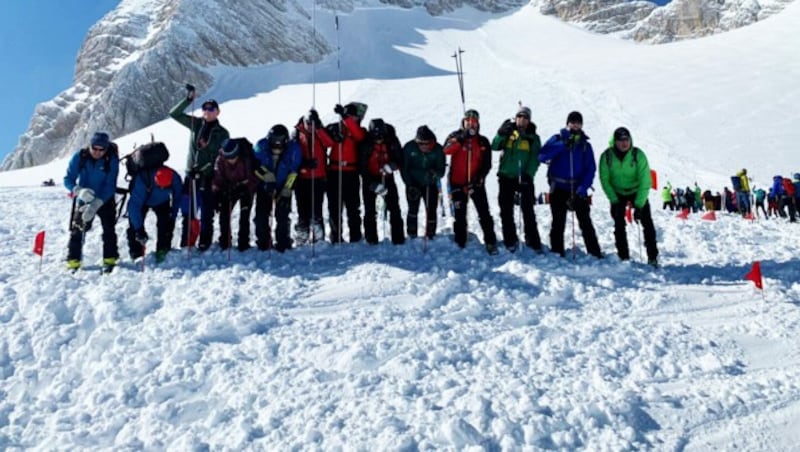 Fünf Menschen starben am Sonntagvormittag bei einem Lawinenabgang am Dachstein. (Bild: APA/BERGRETTUNG OBERÖSTERREICH)