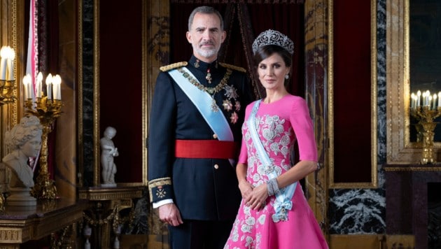 Seit 2004 verheiratet: König Felipe VI. von Spanien und Königin Letizia, einst Fernseh-Journalistin (Bild: AFP)