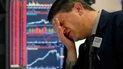 Nach dem Hype folgt für Tech-Investoren derzeit das böse Erwachen: Die Aktienkurse vieler Branchengrößen sind abgestürzt. (Bild: Associated Press)