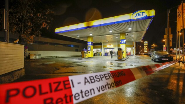 Tatort: Jet-Tankstelle in Salzburg-Maxglan (Bild: Tschepp Markus)