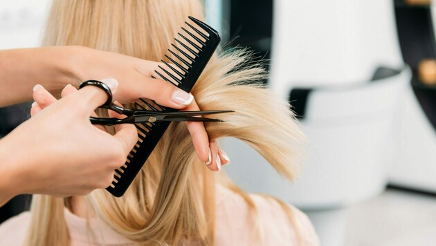 Für den Verein Haarfee kann man für den guten Zweck Haare lassen (Symbolbild). (Bild: ©LIGHTFIELD STUDIOS - stock.adobe.com)