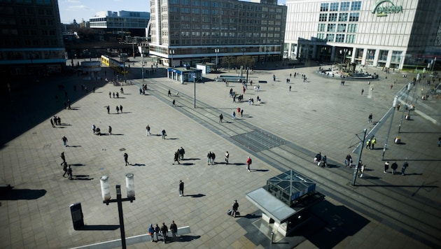 Der Alexanderplatz in Berlin (Bild: AP)