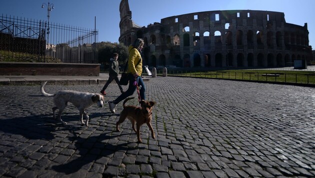 Gassirunde in Rom (Bild: APA/AFP/Filippo MONTEFORTE)