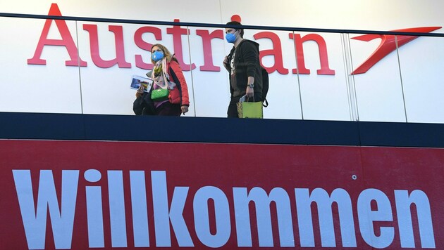Flughafen Wien-Schwechat: Derzeit werden österreichische Touristen zurück nach Hause geflogen. Das Außenministerium rät außerdem zum vorzeitigen Abbruch von Türkei-Urlauben. (Bild: APA/HELMUT FOHRINGER)