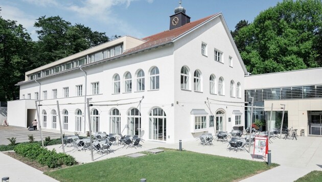 30 Zimmer werden von dem ohnehin geschlossenen Jägermayrhof in Linz zur Verfügung gestellt (Bild: OÖ AK)