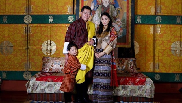 Das Königspaar von Bhutan freut sich über weiteren Nachwuchs. (Bild: instagram.com/kingjigmekhesar)