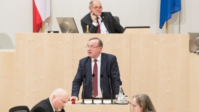 Johann Singer bei einer Rede im Nationalrat (Bild: Parlamentsdirektion/Thomas Jantzen)