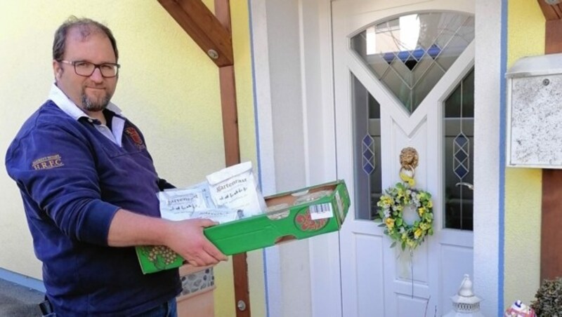 Das Mittagessen wird bis vor die Haustür geliefert - auch von „Gartenrast Backhendl“. (Bild: Kimeswenger Fritz)