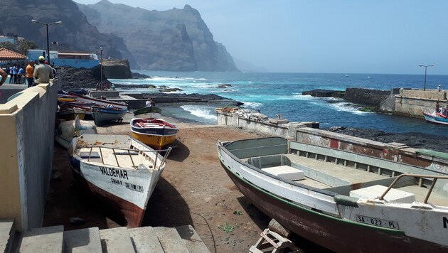 Für Fischer und Bauern in dünn besiedelten ländlichen Gebieten auf Kap Verde geht das Leben fast ganz normal weiter. (Bild: Miriam Krammer)