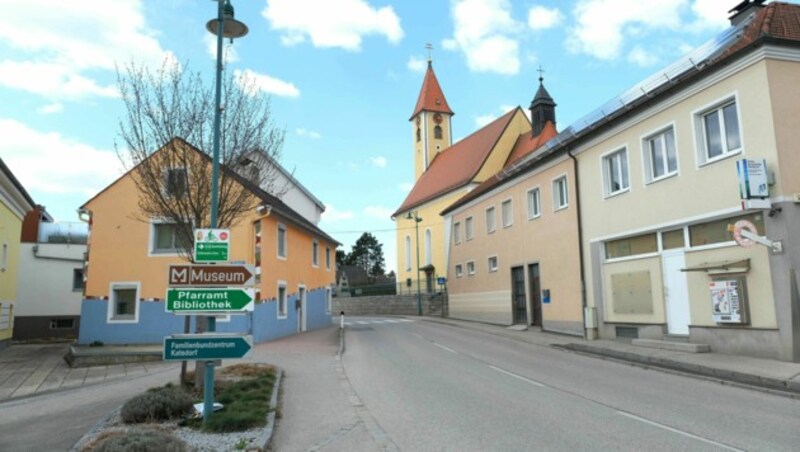 In Katsdorf war es am Montag wie ausgestorben. (Bild: Horst Einöder/ Flashpictures)