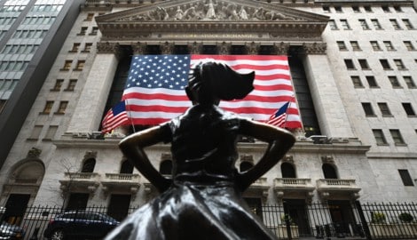 Arbeiten bis 3 Uhr früh – oder Job weg? Eine Ex-Bankerin bringt deshalb ihren ehemaligen ...