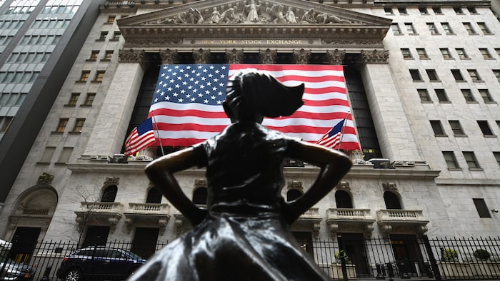 Arbeiten bis 3 Uhr früh – oder Job weg? Eine Ex-Bankerin bringt deshalb ihren ehemaligen ...