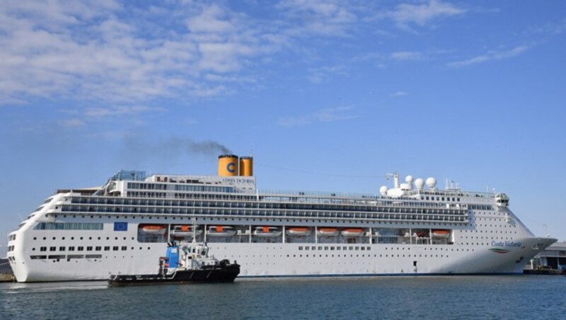 In Italien können die Passagiere der Costa Victoria nicht von Bord. (Bild: AFP/Andreas Solarno)