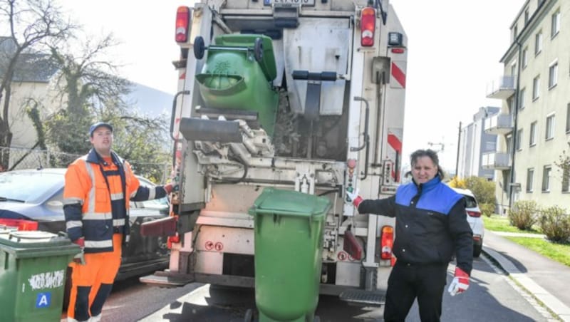 Eingespieltes Team: Kolonnenfüher Florian Matzenberger (links) und Fahrer Leo Luger. (Bild: Harald Dostal)