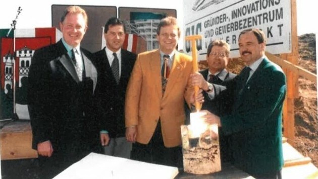 1994: Spatenstich mit Landespolitikern im Gewerbezentrum. (Bild: Stadtgemeinde Völkermarkt)