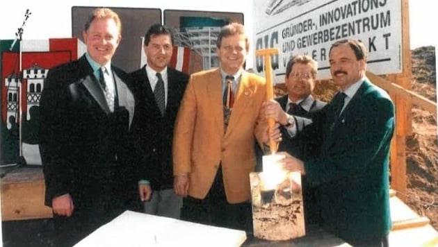 1994: Spatenstich mit Landespolitikern im Gewerbezentrum. (Bild: Stadtgemeinde Völkermarkt)